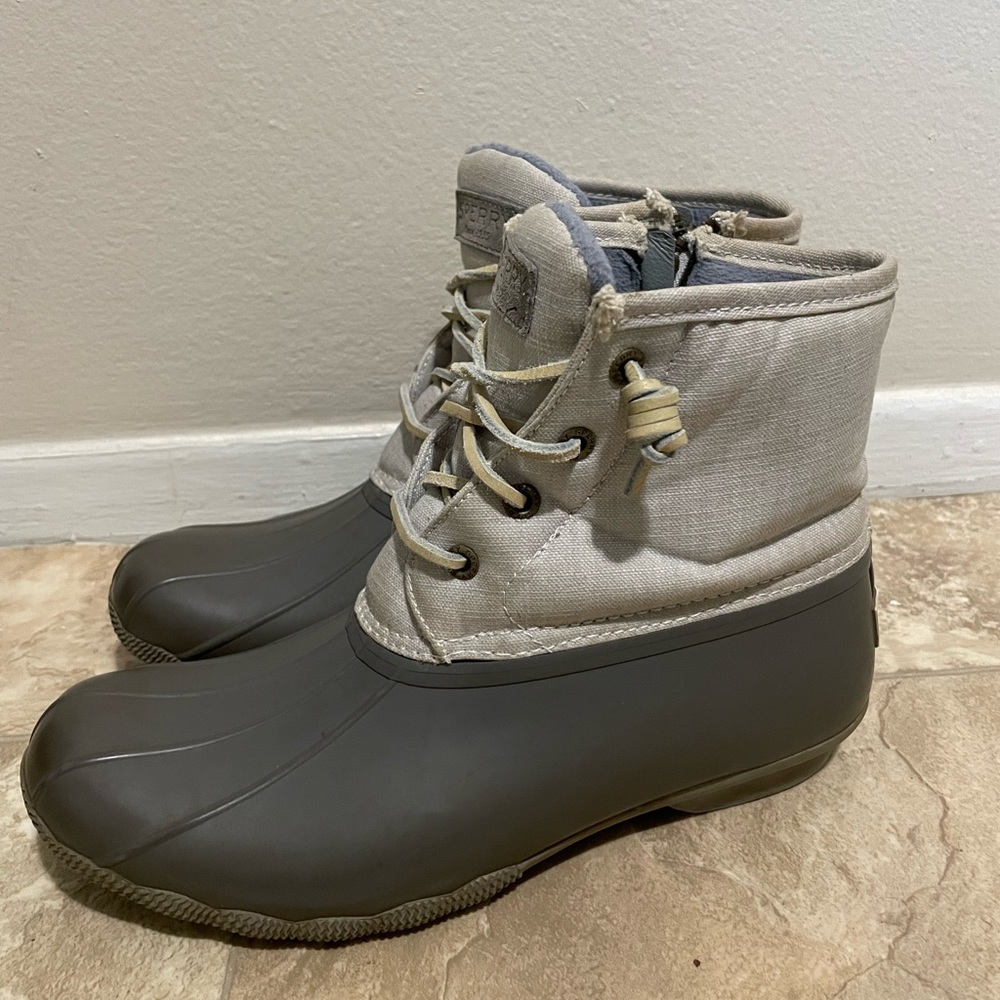 Sperry Duck Boots, size 8